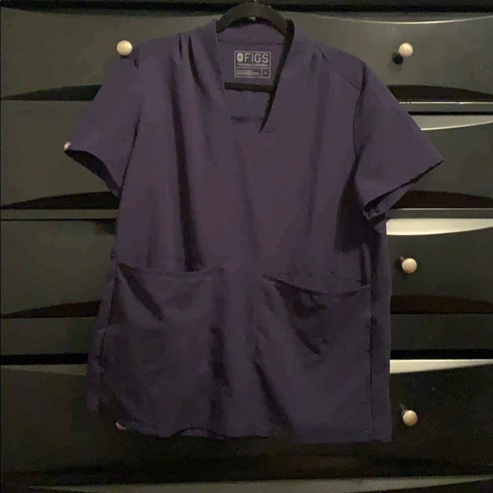 Figs Banepa Scrub top in Navy size Large